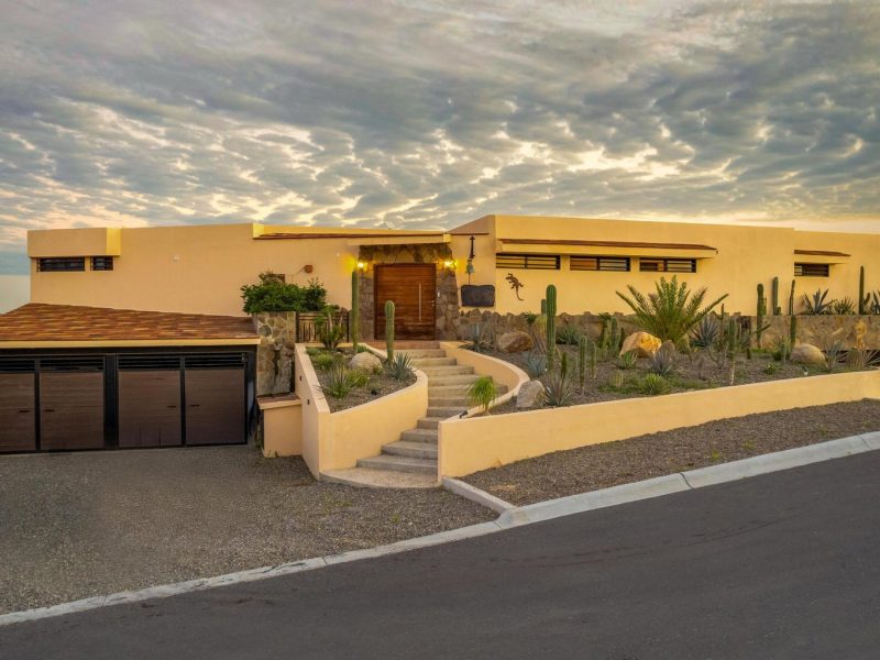 3-Bedroom House in Rolling Hills, Pacific