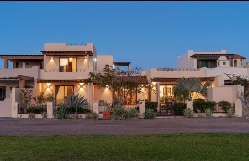 Homero Davis y Campo De Golf, Founders, Loreto