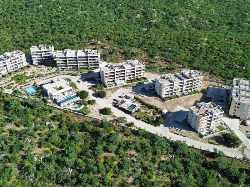 Camino C 304, Solaria, Cabo Corridor