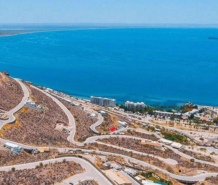 Agua Marina street, Pedregal, La Paz