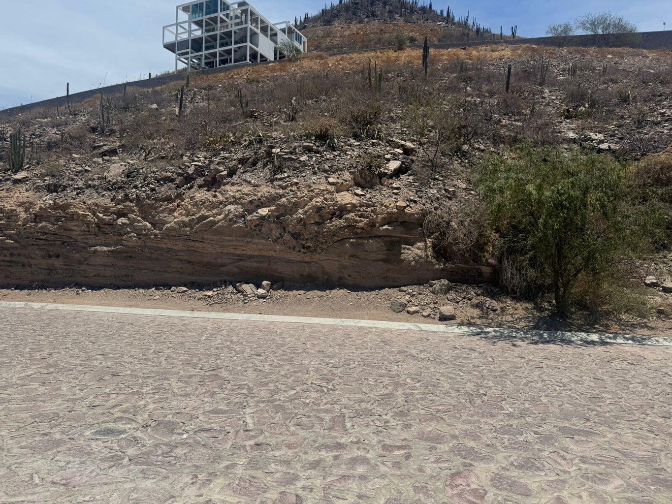 CAMINO DEL PEDREGAL, La Paz, photo 3