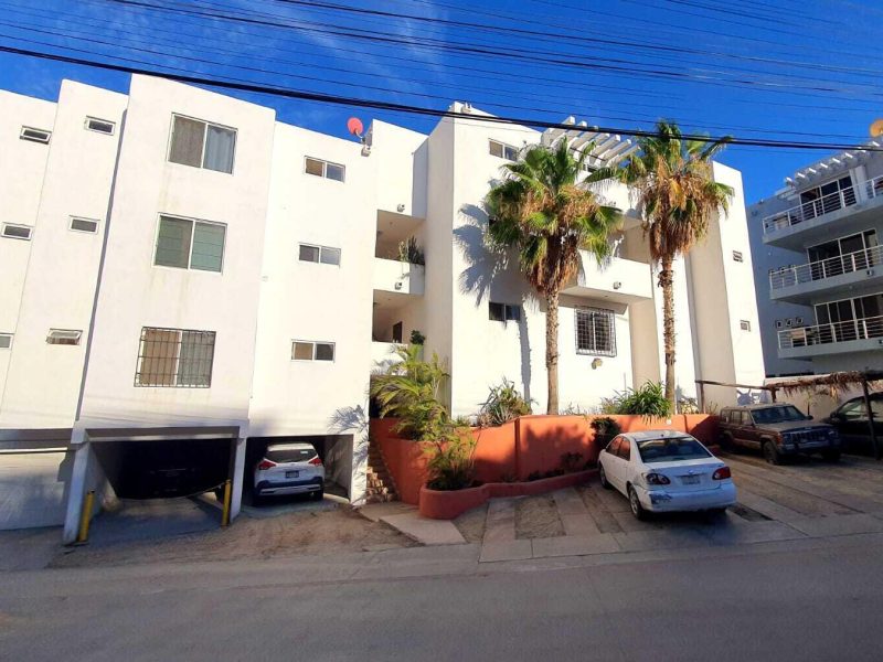 2Ba’s 104A, El Descanso, Cabo San Lucas