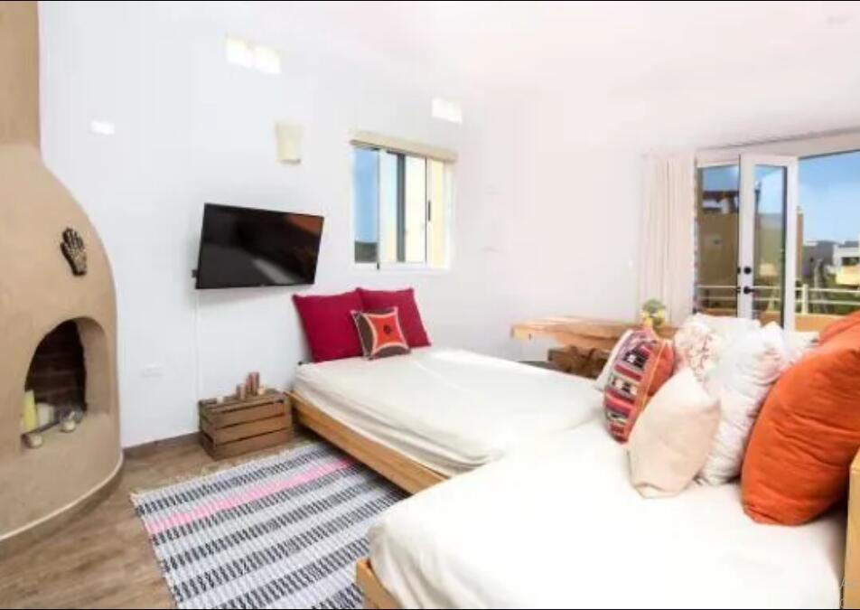 8B, Cerritos, Pacific, photo 3