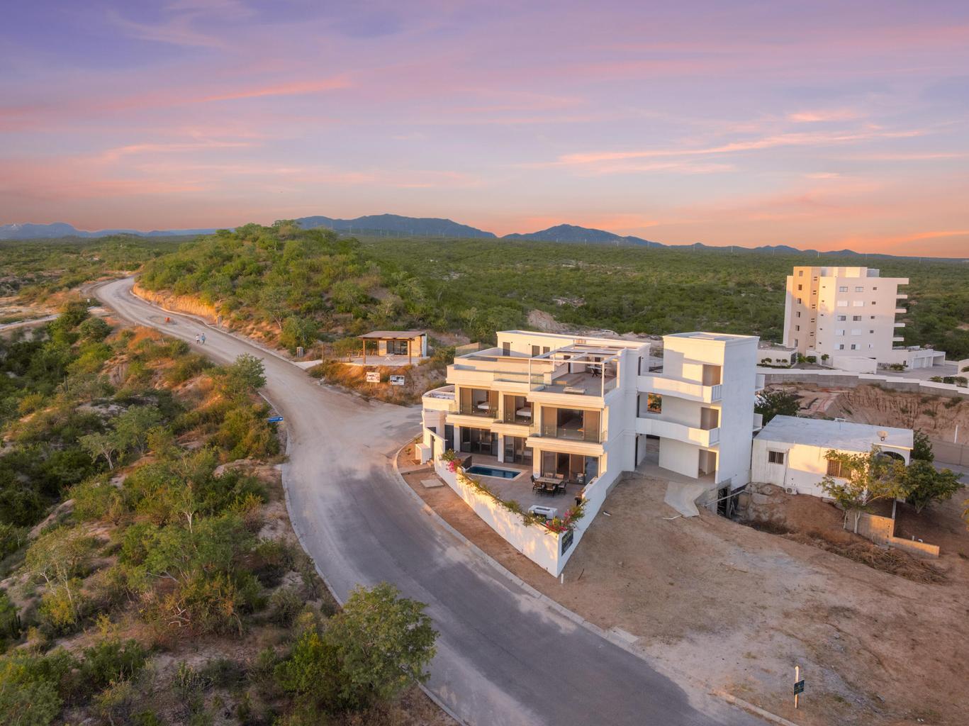 Commercial Property in ResidenciasLomasTule, San Jose Corridor, photo 5