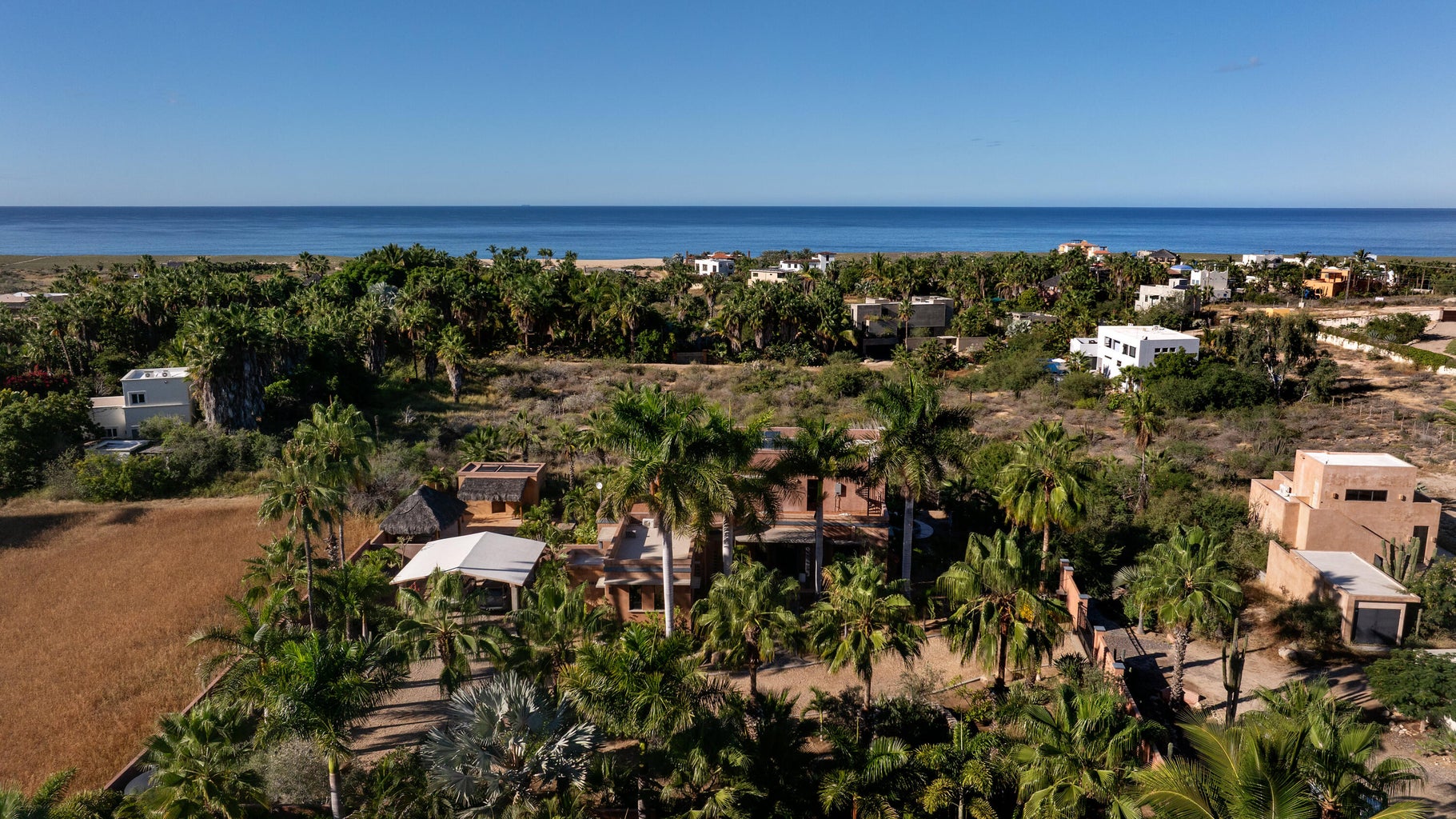 Los Jardines, Las Tunas, Pacific, photo 2
