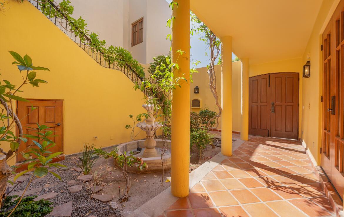 246 Santuario, Founders, Loreto, photo 2