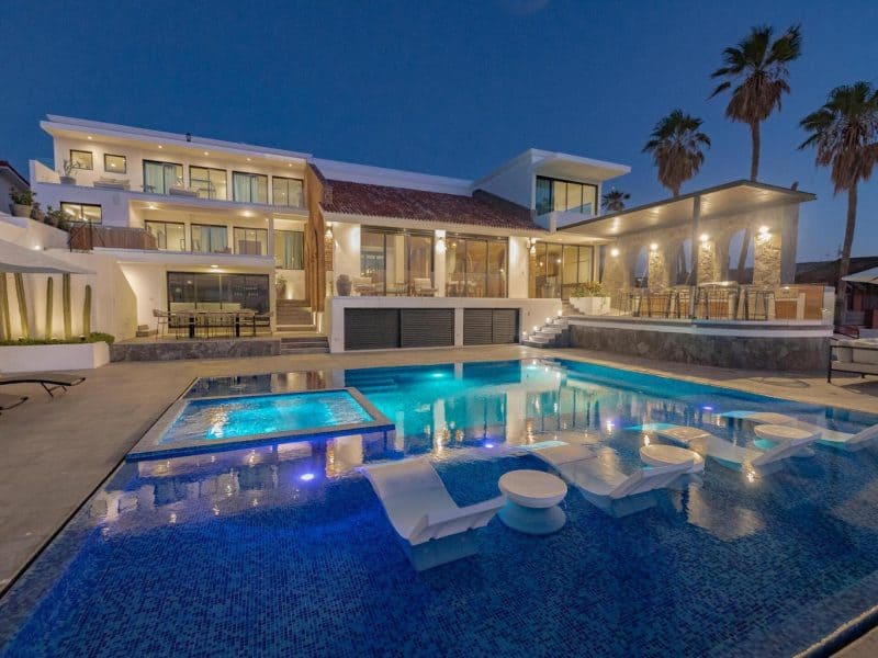 10-Bedroom House in Lomas de Palmira, La Paz