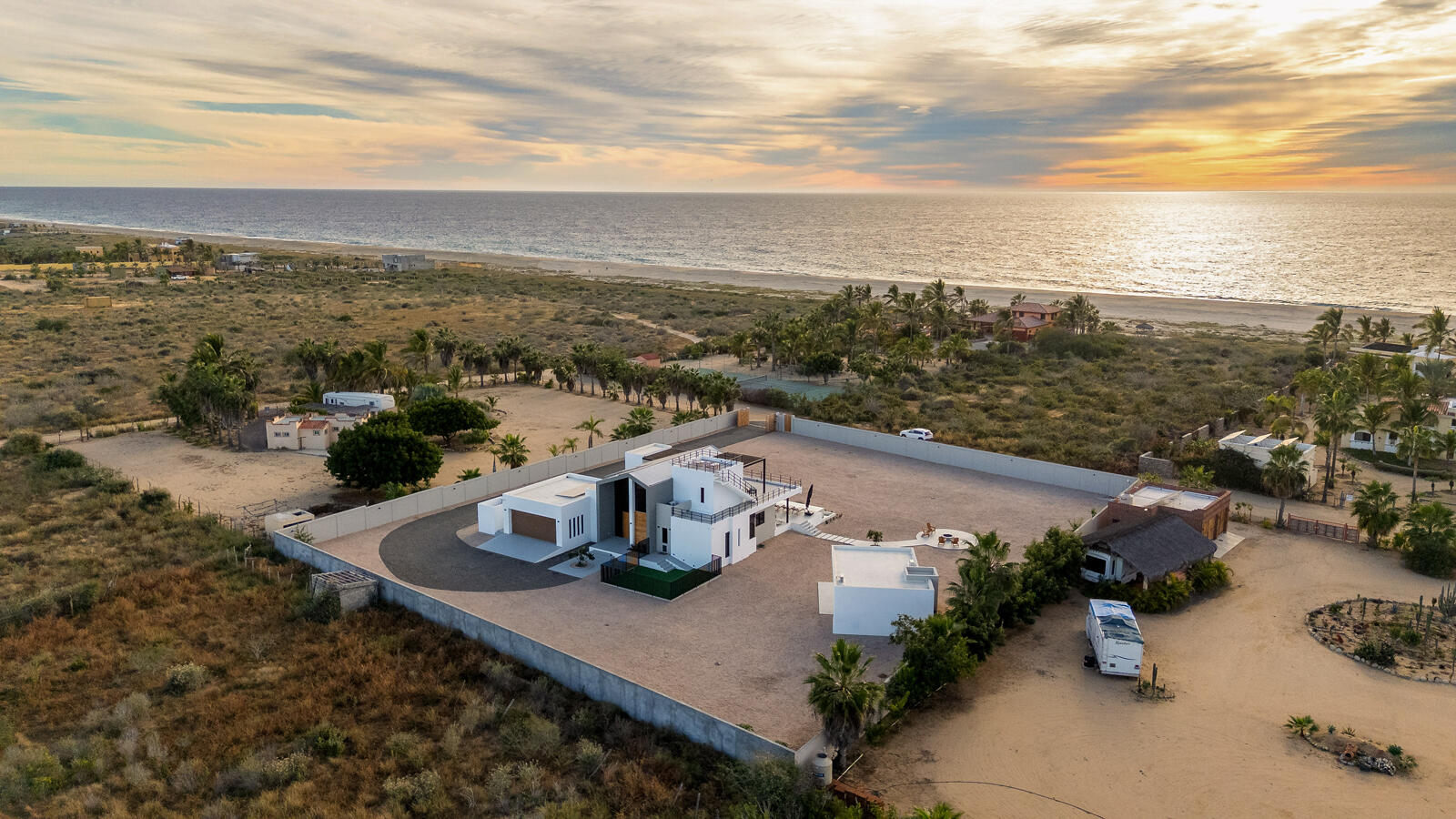 3-Bedroom House in Elias Calles, Pacific, photo 2