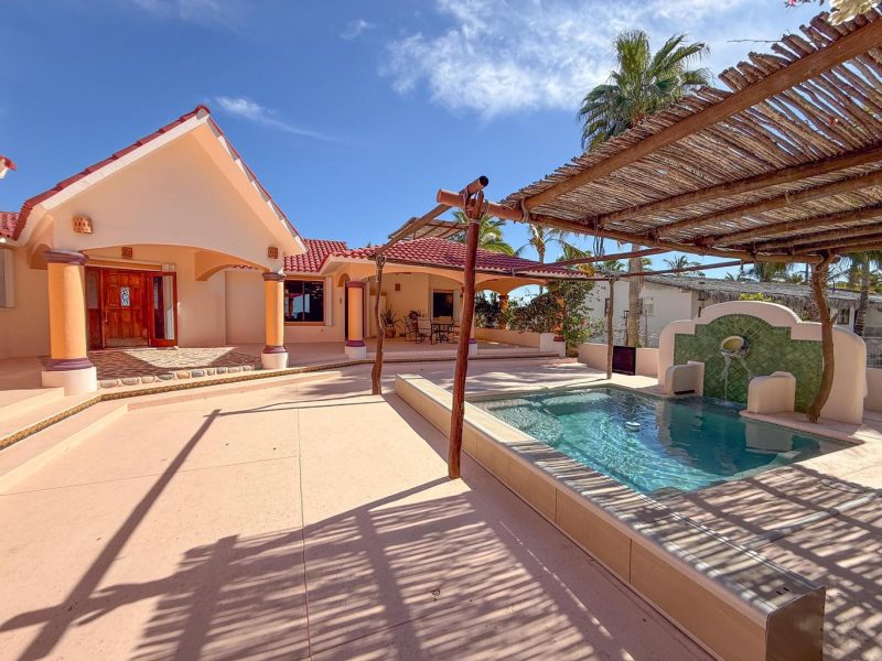 6-Bedroom House in Rancho Pescadero, East Cape