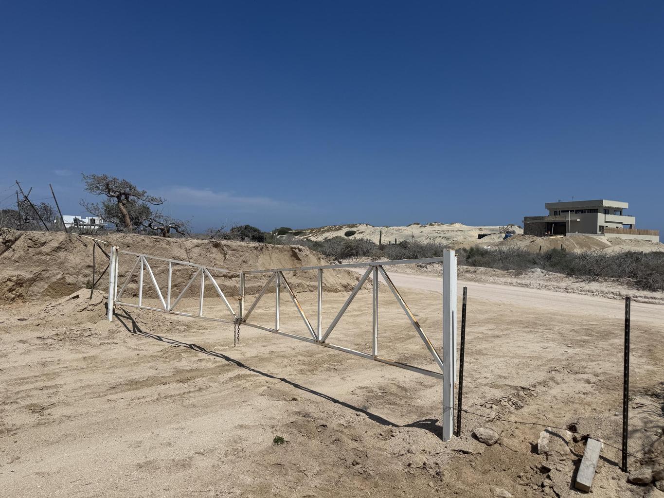 Lot in Shipwrecks, East Cape, photo 3