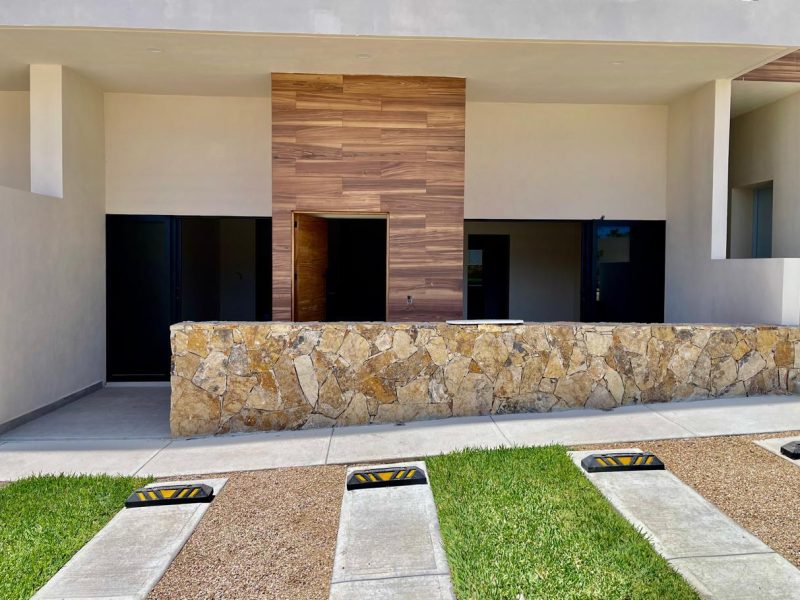 3.7 m extra-high ceilings Ground floor 102 B, Brisas del Tezal, Cabo Corridor