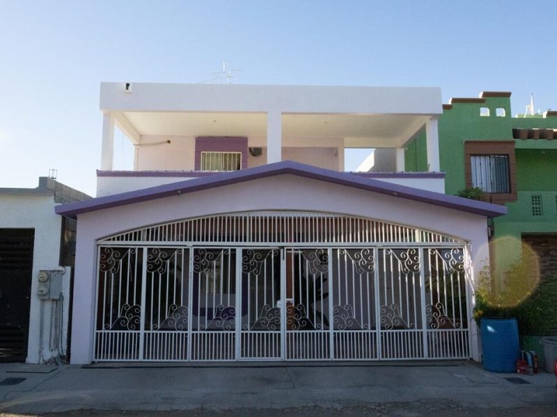 3-Bedroom House in General, La Paz