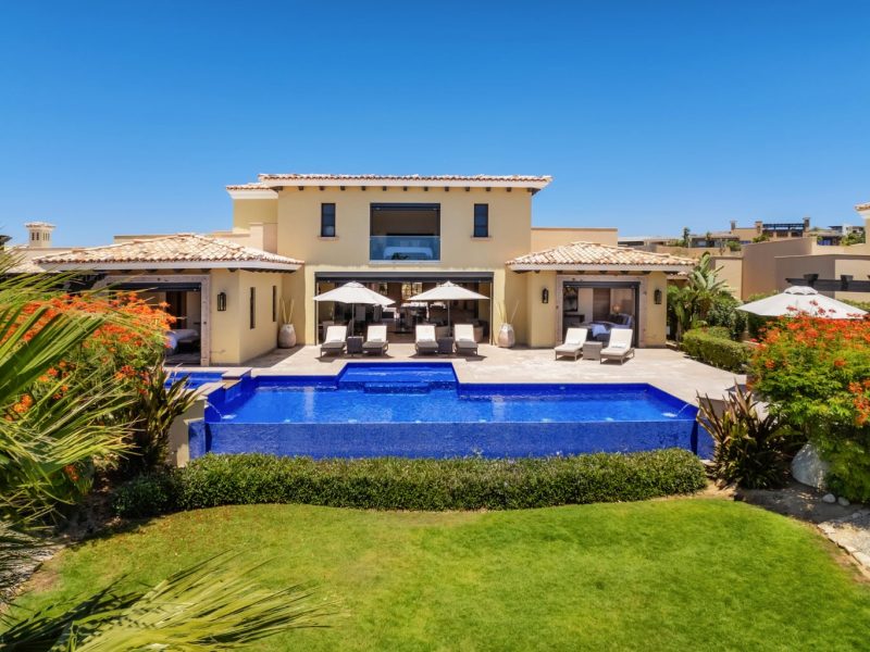 6-Bedroom House in Golf Villas, Pacific