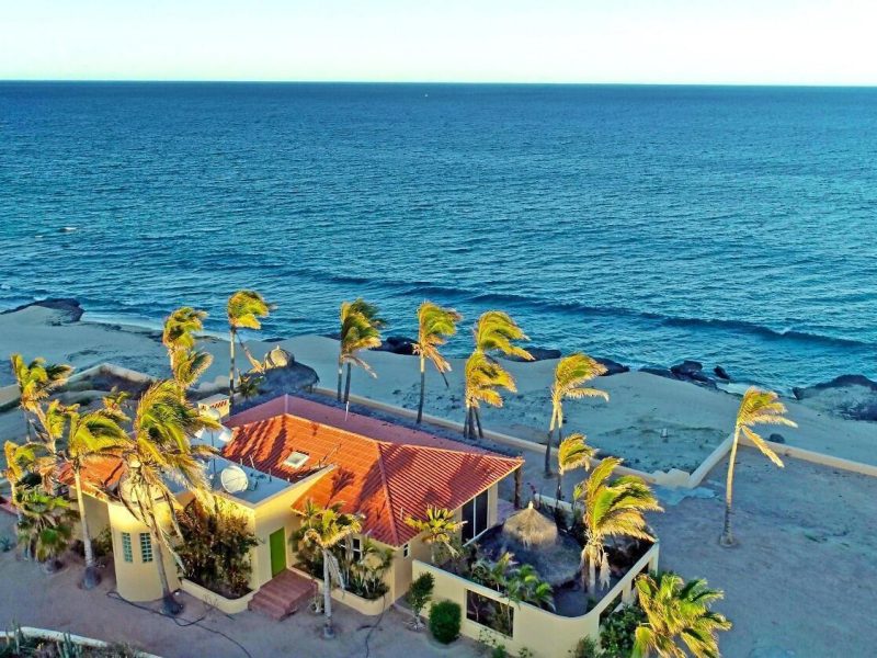 4-Bedroom House in Boca del Salado, East Cape