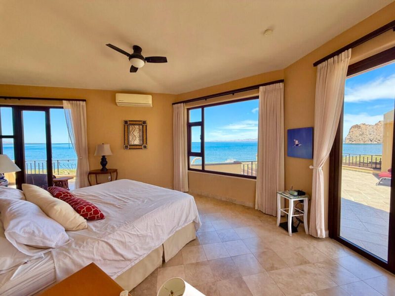 100 Callejon Cathie and beachfront, Founders, Loreto