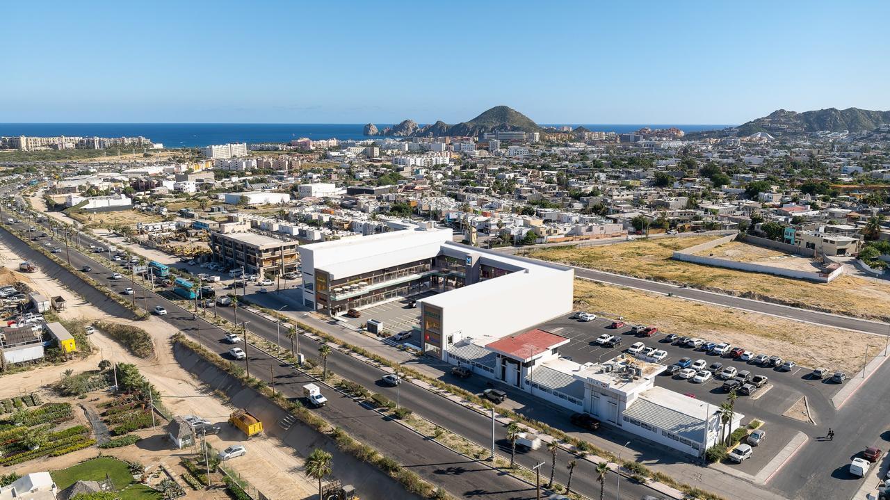 LOCAL 43, Plaza Magnus Center, Cabo San Lucas, photo 2