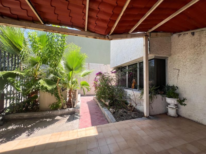 640 Calle Ignacio Altamirano, Esterito, La Paz