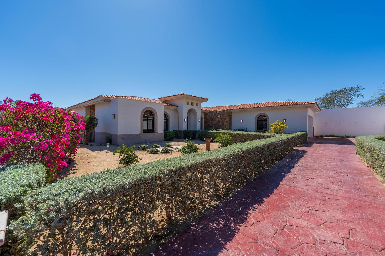 3-Bedroom House in Rancho Paraiso Ests, Cabo Corridor, photo 3