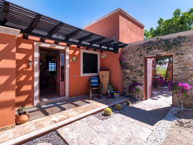 3-Bedroom House in El Centenario, La Paz