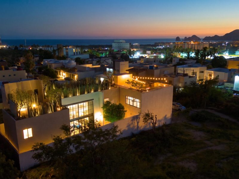 Modern with character, El Tezal W:General, Cabo Corridor