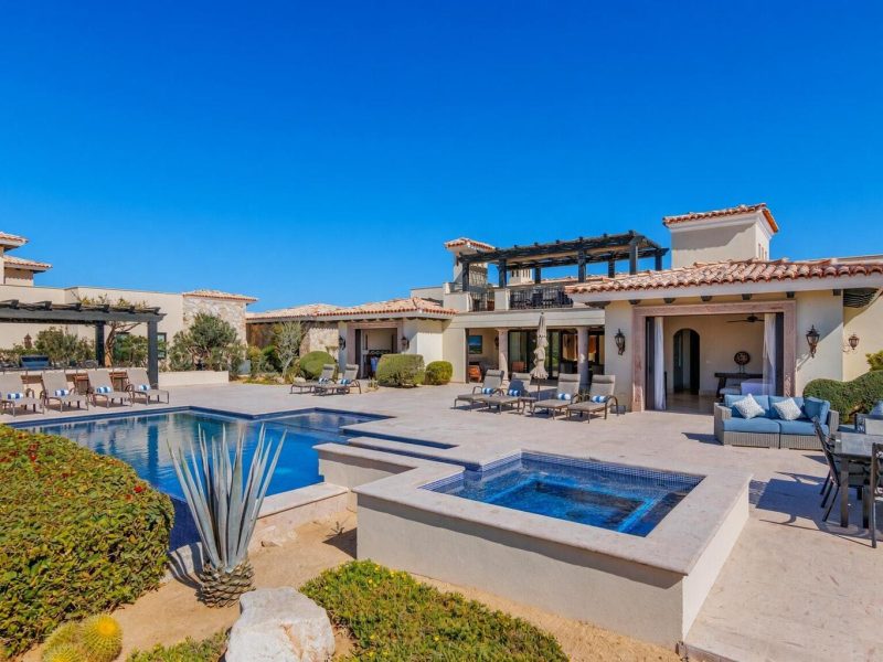 5-Bedroom House in Golf Villas, Pacific