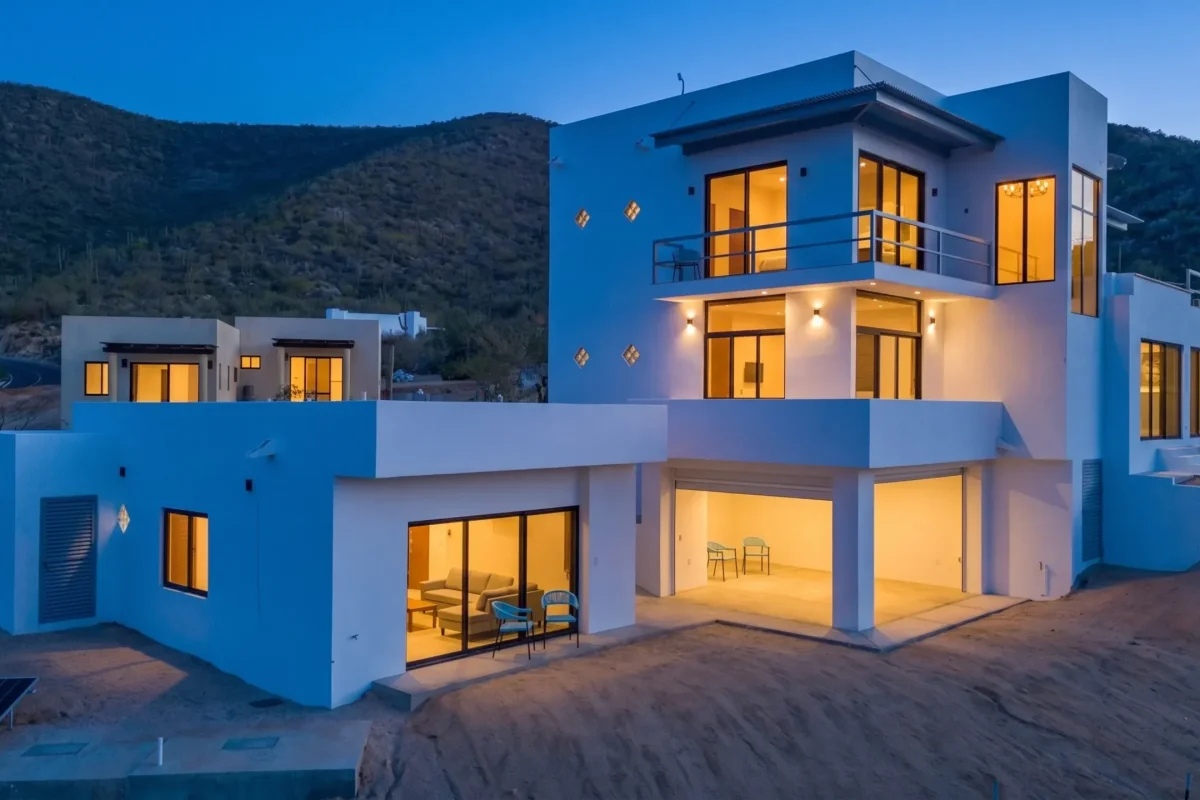 cabo-post-water-desert-hills-modern-home-featured